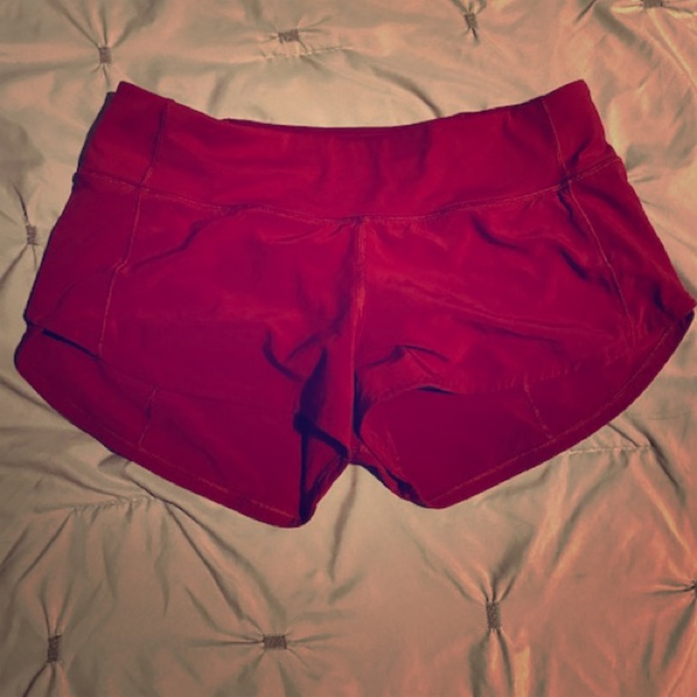 LuLu lemon size 4 short